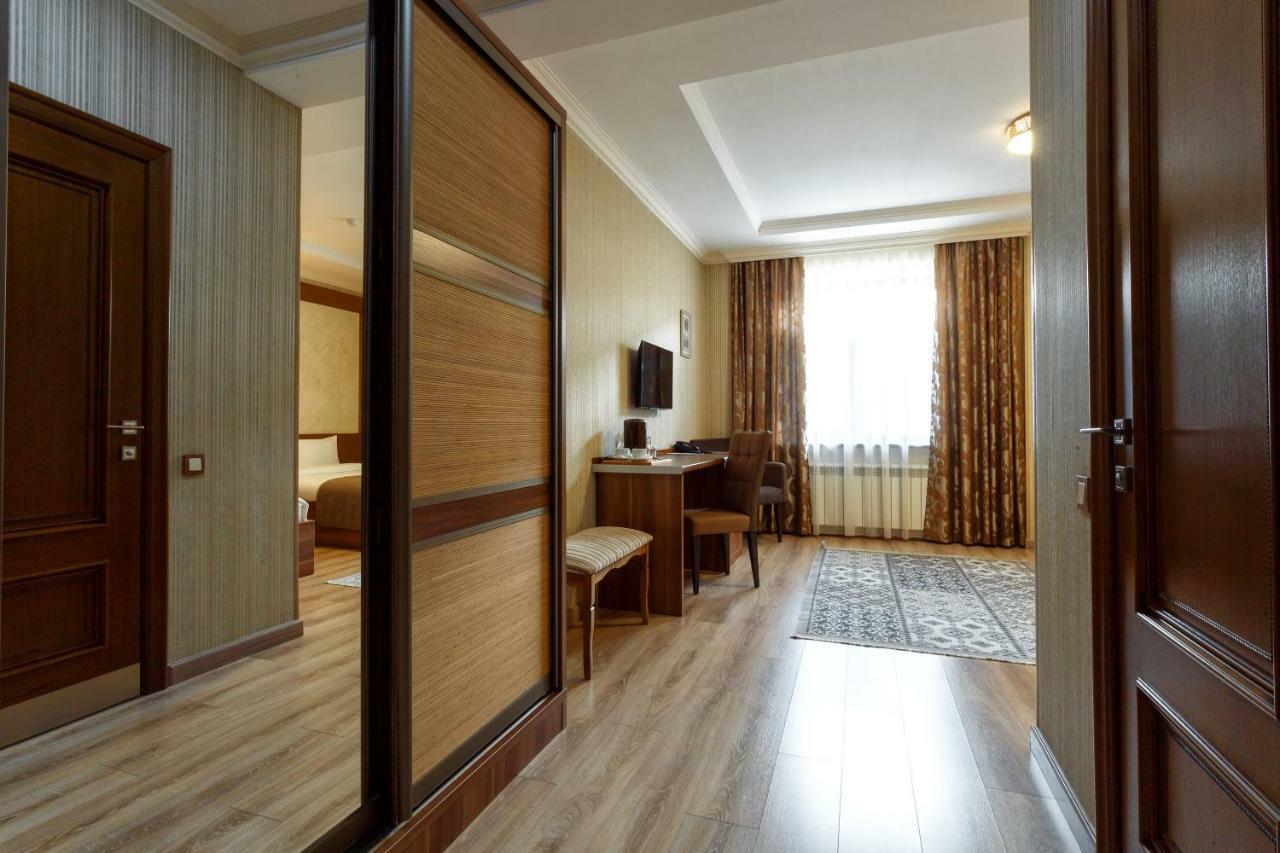 Sacvoyage Hotel Alma-Ata Exteriör bild